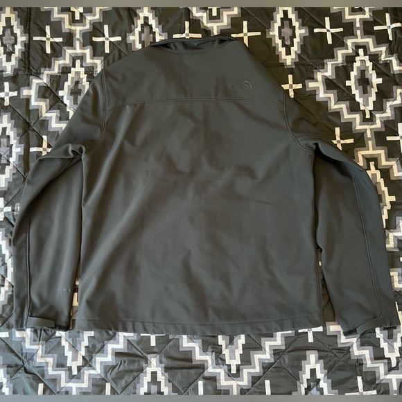 North Face shell jacket - Picture 8 of 9